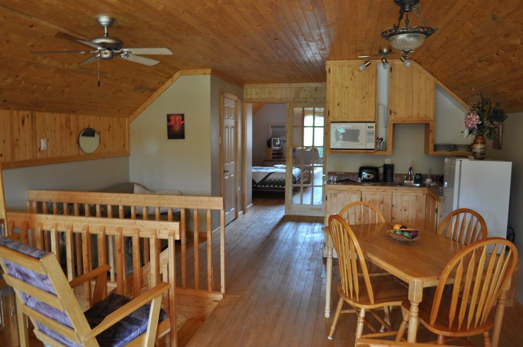 Bed and Breakfast Gite De La Riviere Шибугамо Экстерьер фото