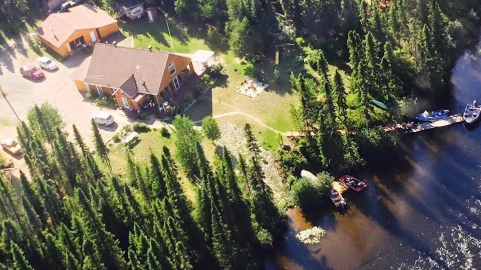 Bed and Breakfast Gite De La Riviere Шибугамо Экстерьер фото